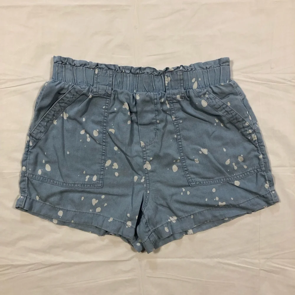 Time and Tru Women’s High Rise Pull-On Tencel Light Blue Shorts size S